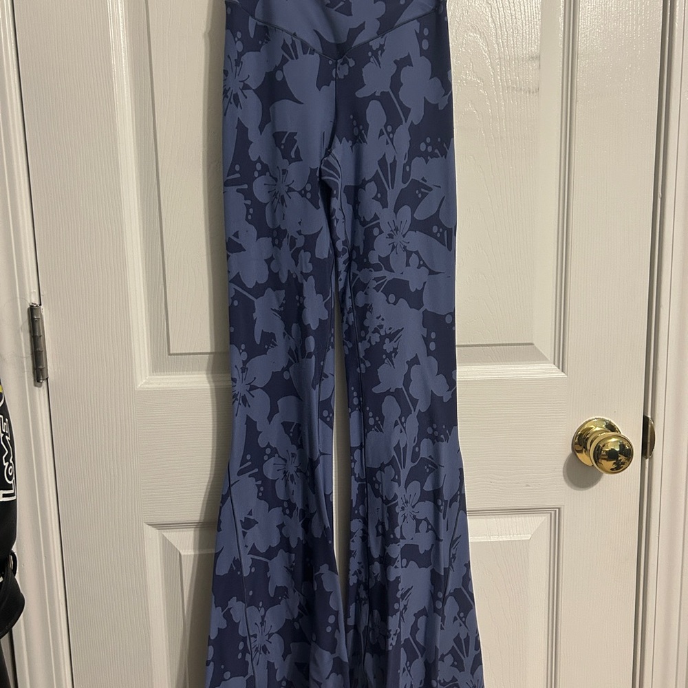 Aerie Blue Floral Leggings